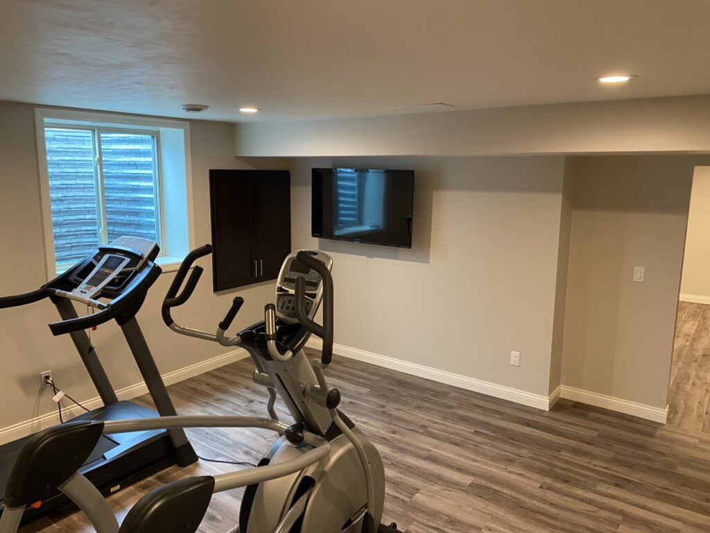 basement-with-new-workout-area-in-green-bay-wi