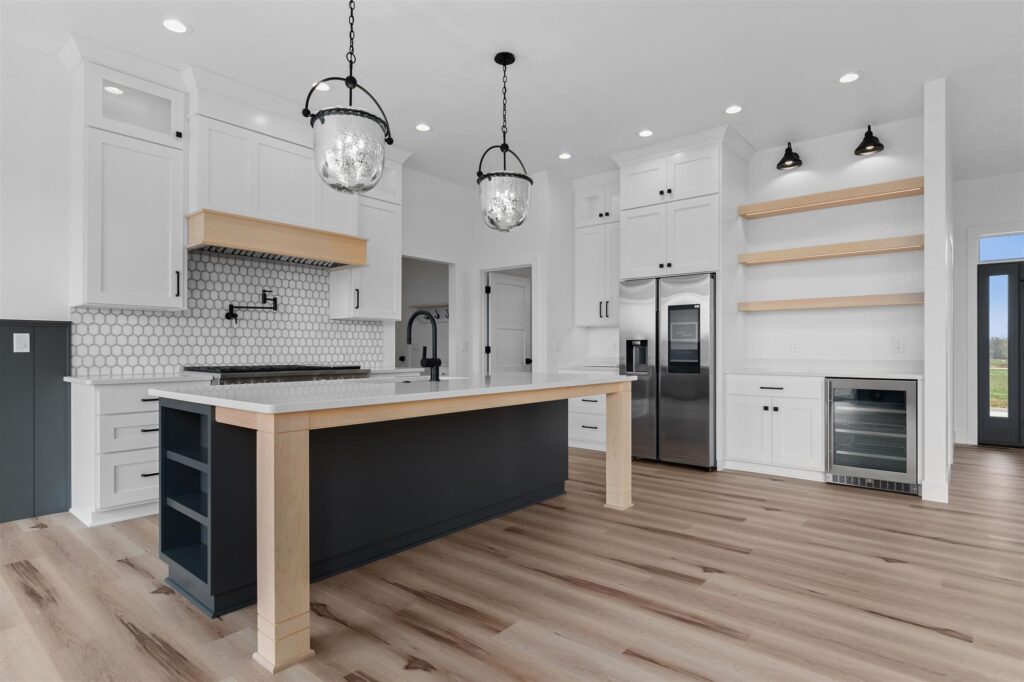 oshkosh-wi-home-with-white-kitchen-design