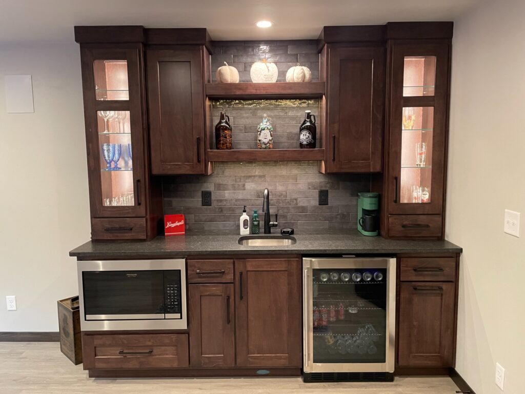 wet-bar-ideas-from-greenville-wi-man-cave