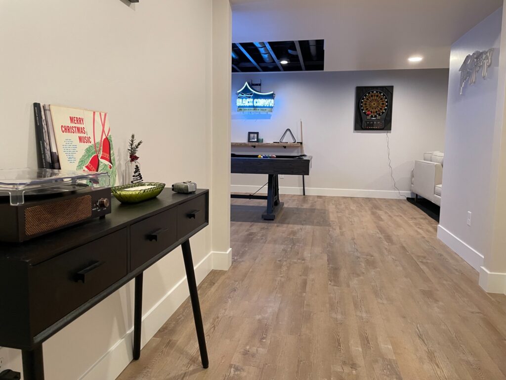 natural-hardwood-flooring-in-neenah-wi-basement