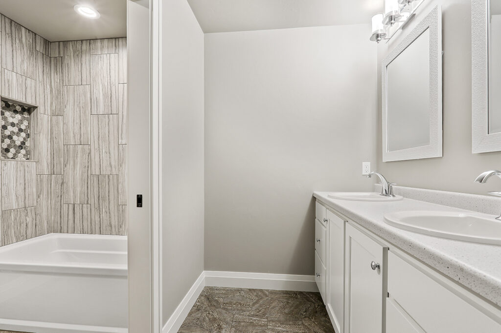 split-design-full-bathroom-with-double-vanity