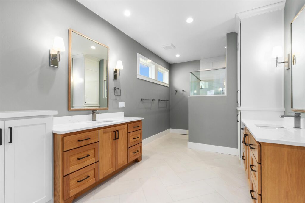 elegant-modern-bathroom-design