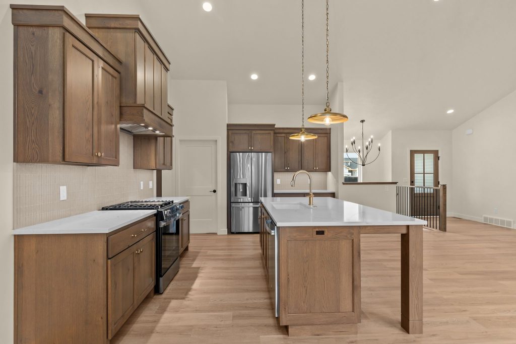 Decorative kitchen lighting fixtures highlighting the modern kitchen design